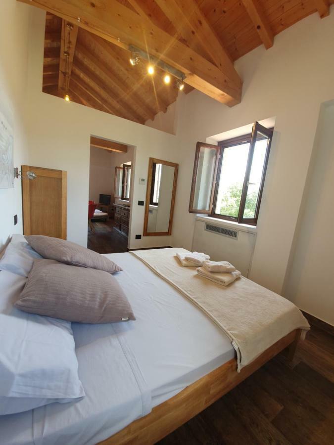 Agriturismo Podere Nigriano Salò Exterior foto